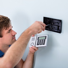 Installateur d'alarme